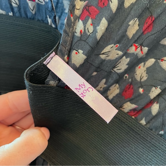 My Story Keyhole Back Dress Navy and black with leaf print - Picture 4 of 4